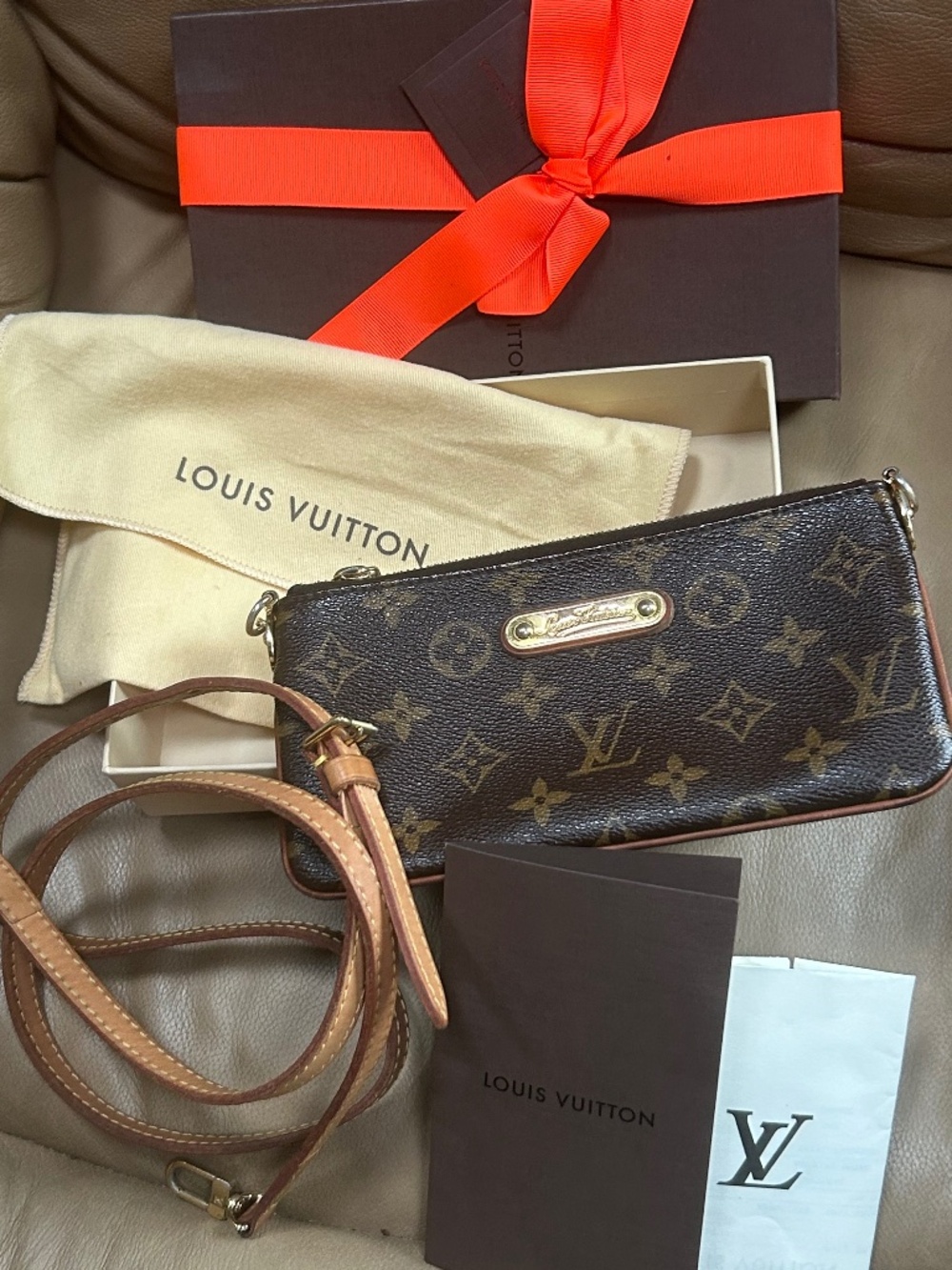 Full Inclusion, Authentic Louis Vuitton Milla Pochette/Crossbody